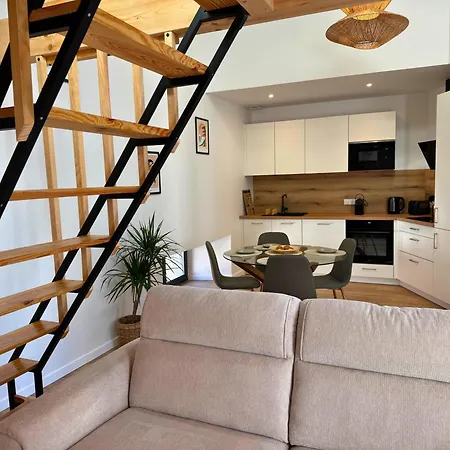 Signature - Hyper Centre - Clim - Wifi 닥스